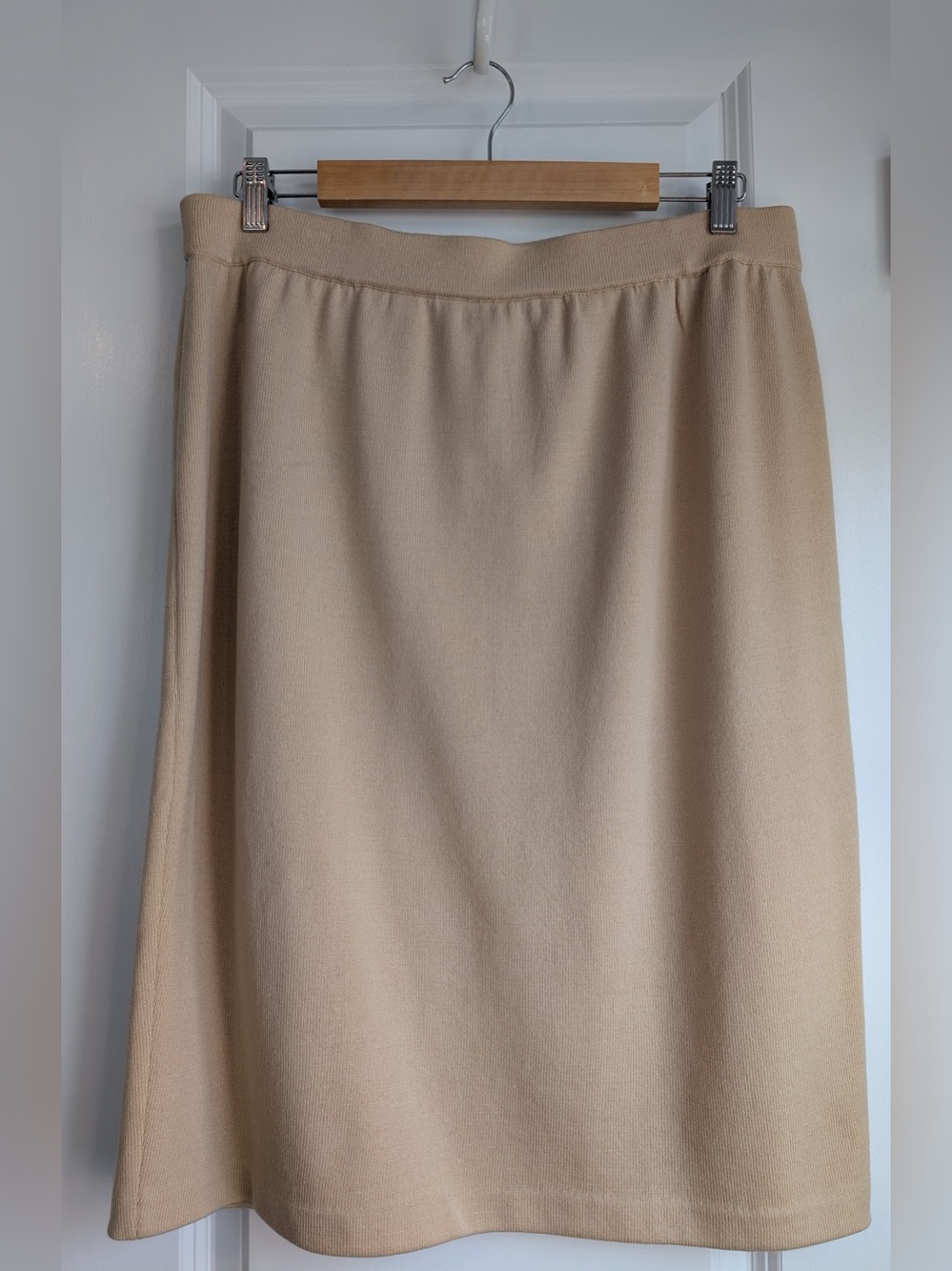 St John Collection Women’s Santana Knit Pencil Skirt Size 16 Camel